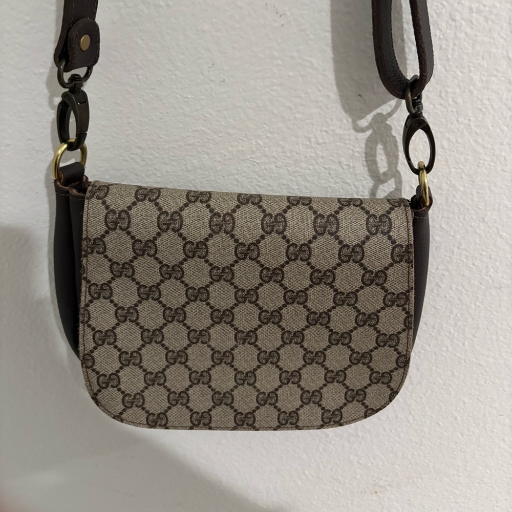 Gucci Beige/Brown GG Supreme Crossbody Bag